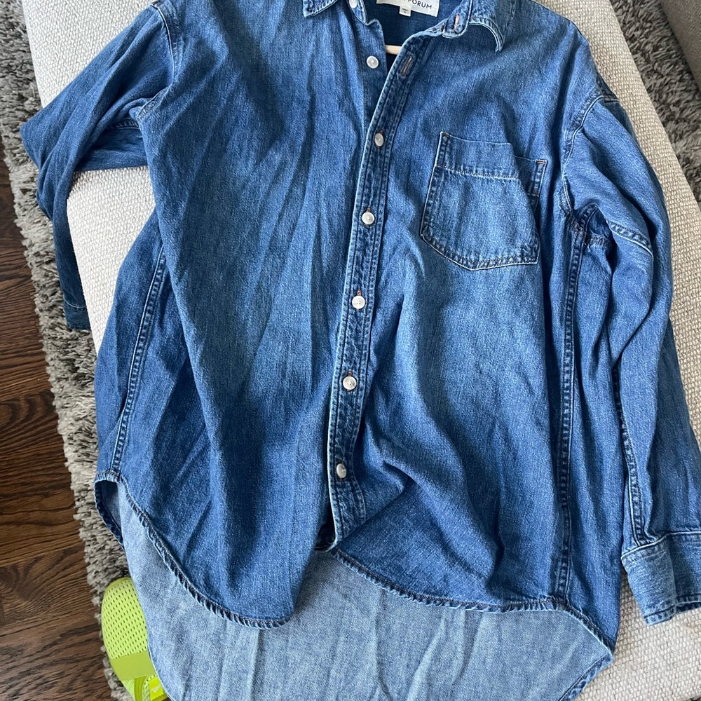Aritzia Denim Forum 80s So Comfy denim shirt size small